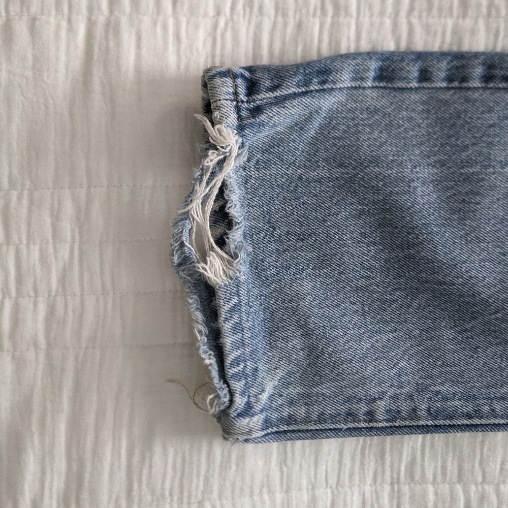 SOLD🔥501 Levi's - Picture 9 of 16